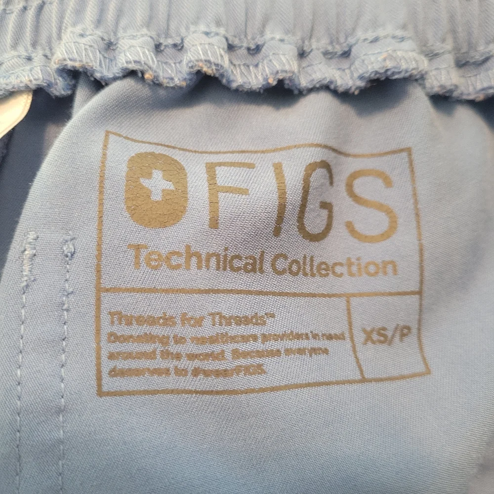 FIGS Technical Collection Ciel bue skinny scrub pants - XSP. Y16